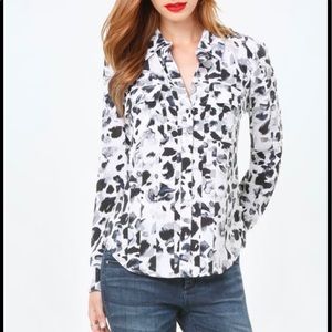 Jones New York  animal print long sleeve b…